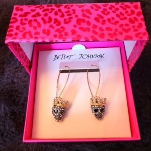 💀👑 Betsey Johnson Skull Earrings 💀👑